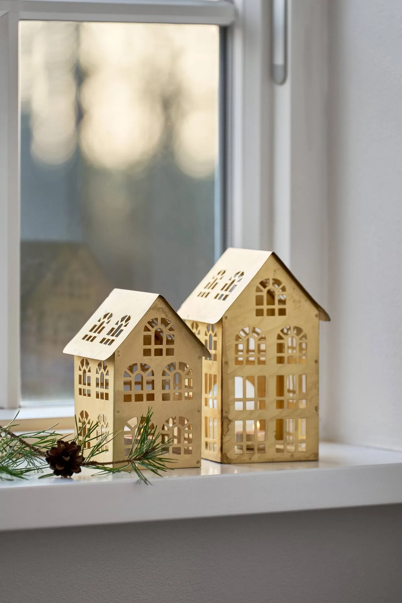 Bolille tealight holder, Gold-coloured, 9x12xH17 cm Lene Bjerre