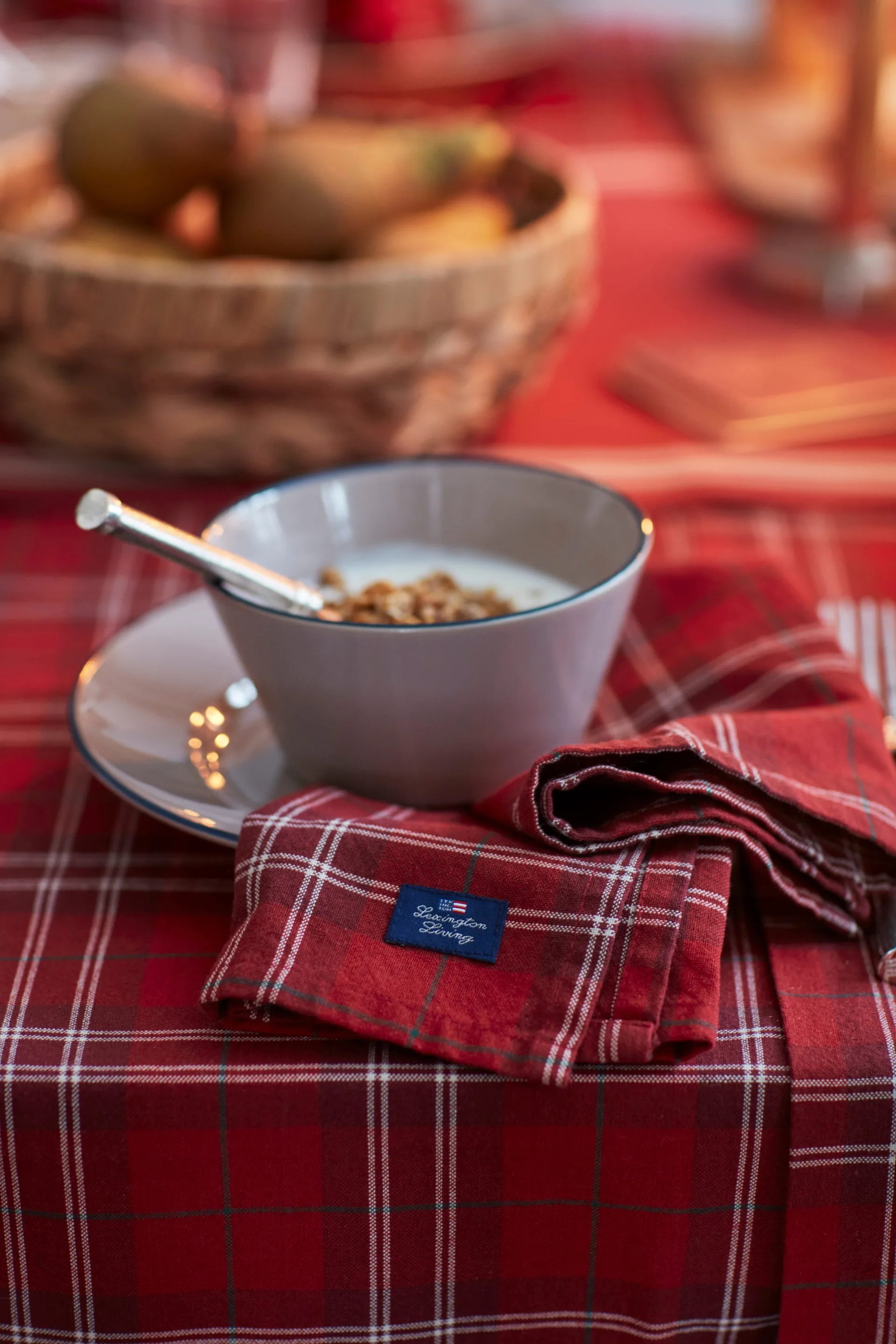 Checked Organic Cotton Oxford tablecloth 150x250 cm, Red-beige-green Lexington