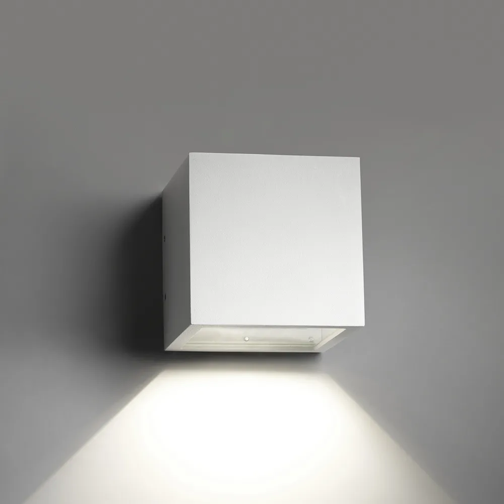 Cube Down wall lamp, White Light-Point
