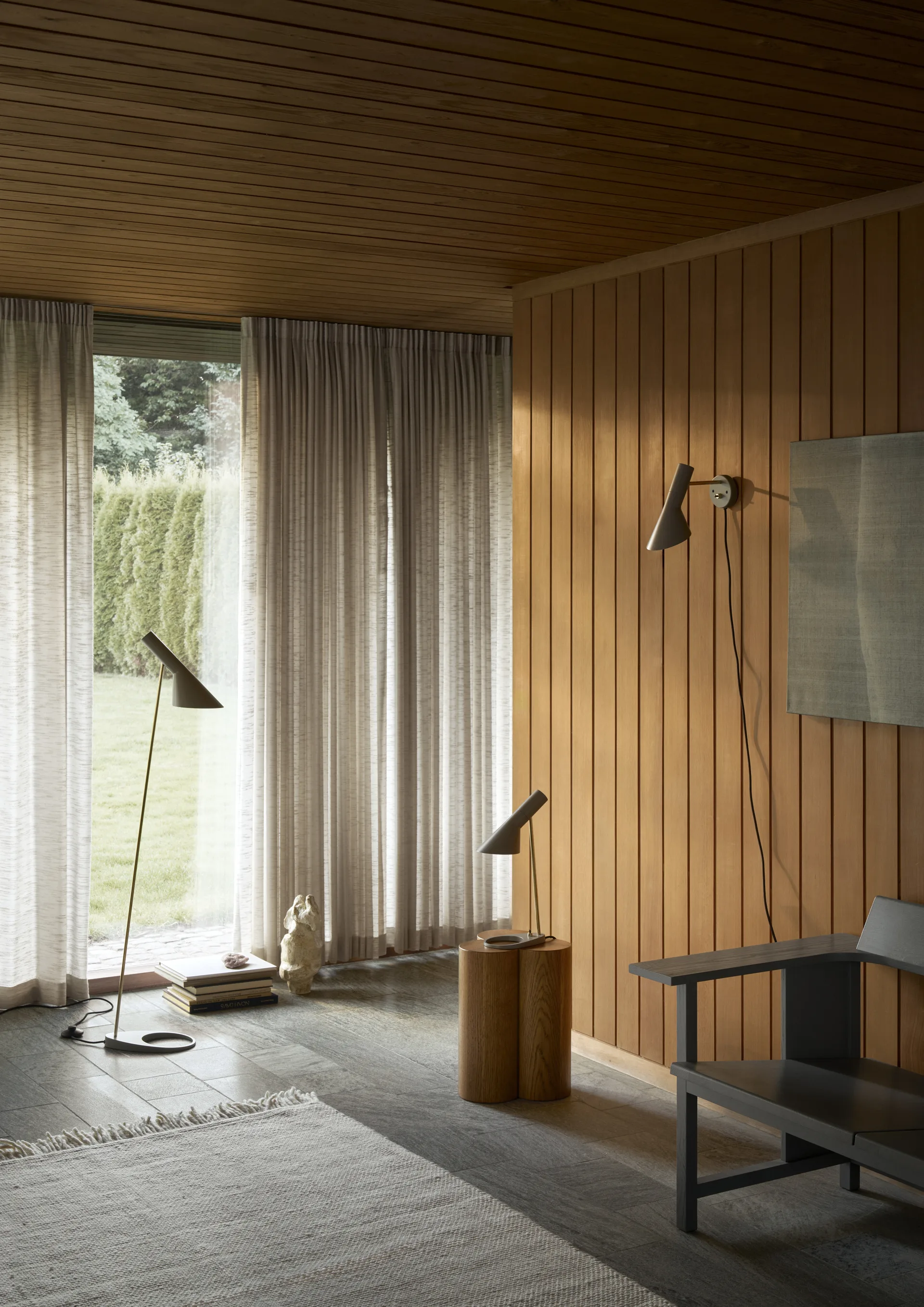 AJ MINI table lamp, Brass-warm grey Louis Poulsen