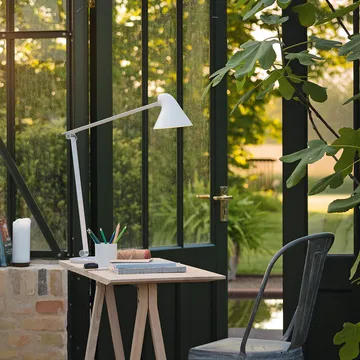 NJP desk lamp - Black, footplate, 3000k - Louis Poulsen
