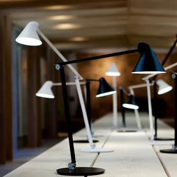 NJP desk lamp - Light grey, footplate, 3000k - Louis Poulsen