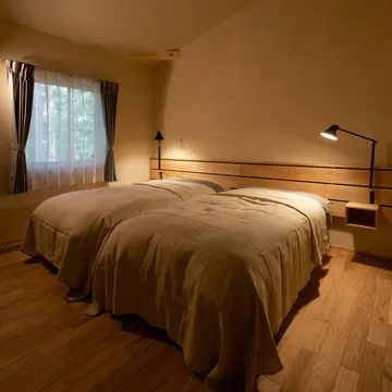 NJP wall lamp long arm - Black - Louis Poulsen