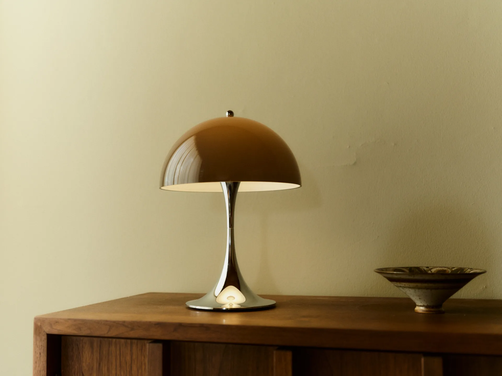 Panthella 250 portable table lamp V3, Original Opal Brown Louis Poulsen