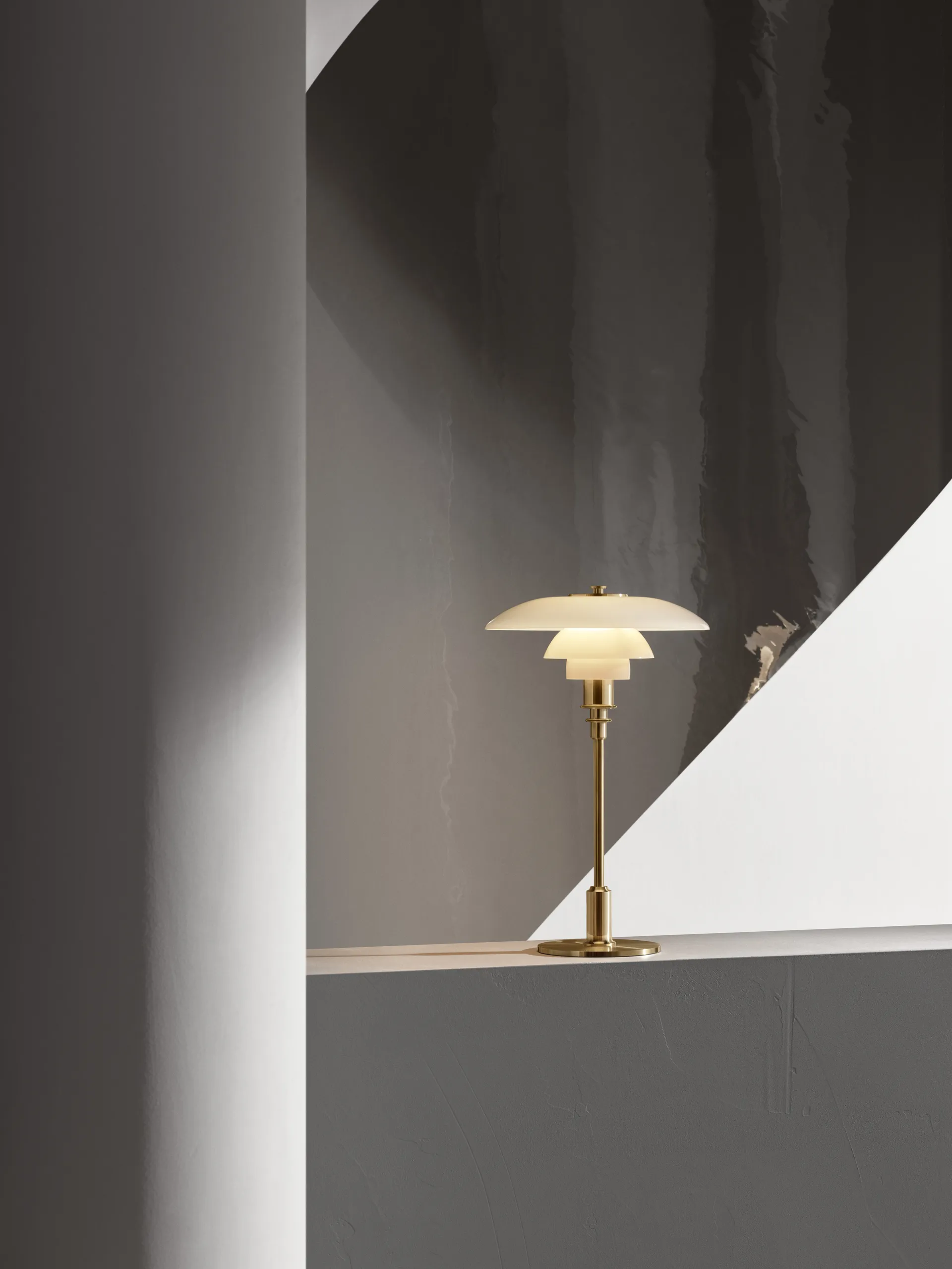 PH 3/2 table lamp, Brass Louis Poulsen