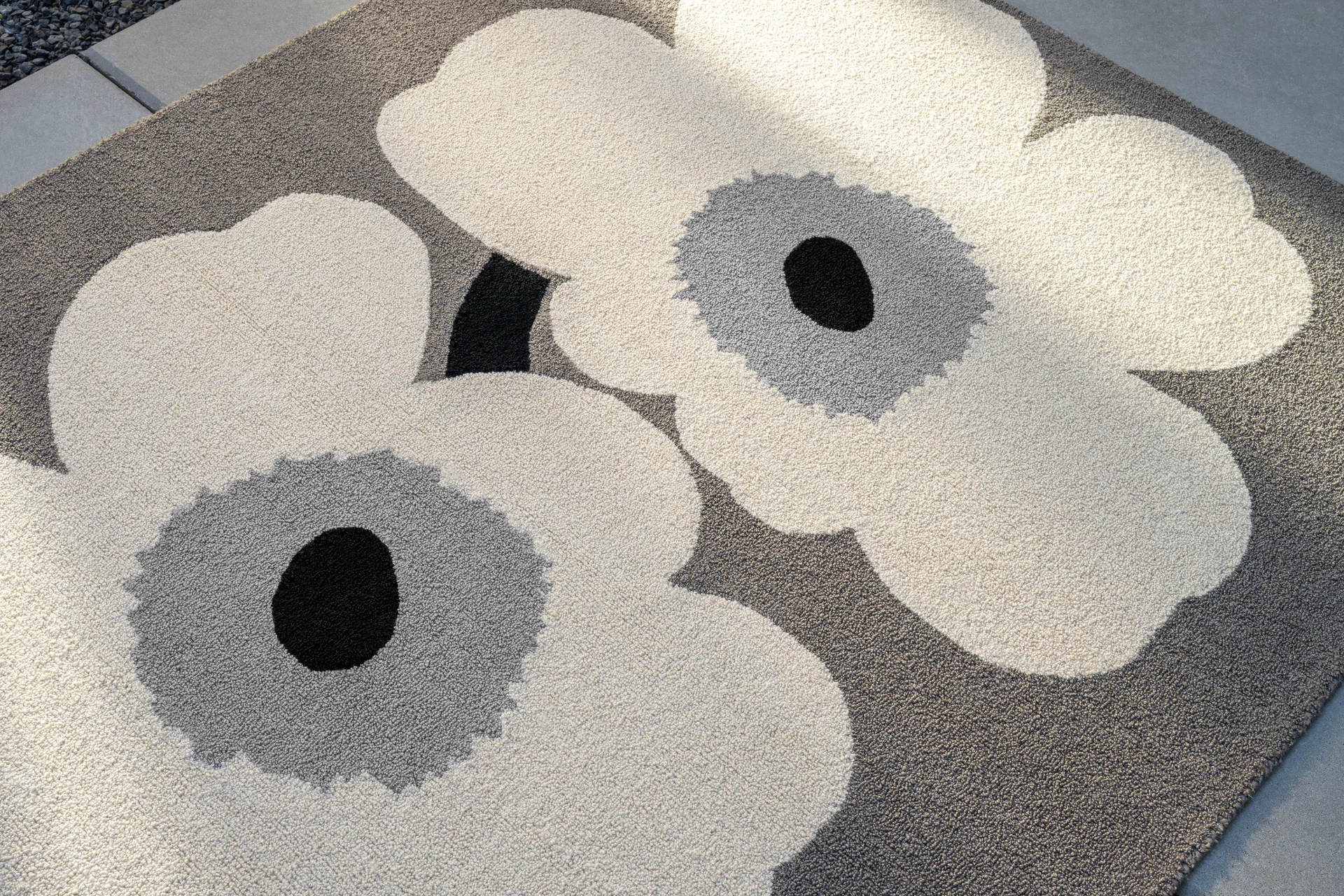 Unikko anniversary outdoor rug, Grey, 250x350 cm Marimekko