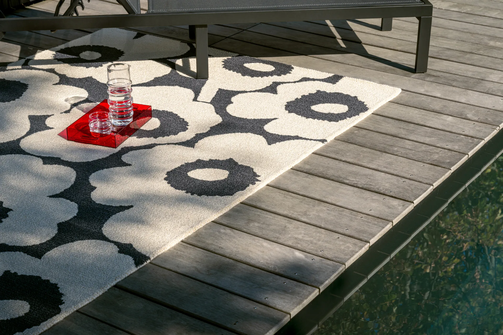 Unikko outdoor rug, Charcoal-white, 160x230 cm Marimekko