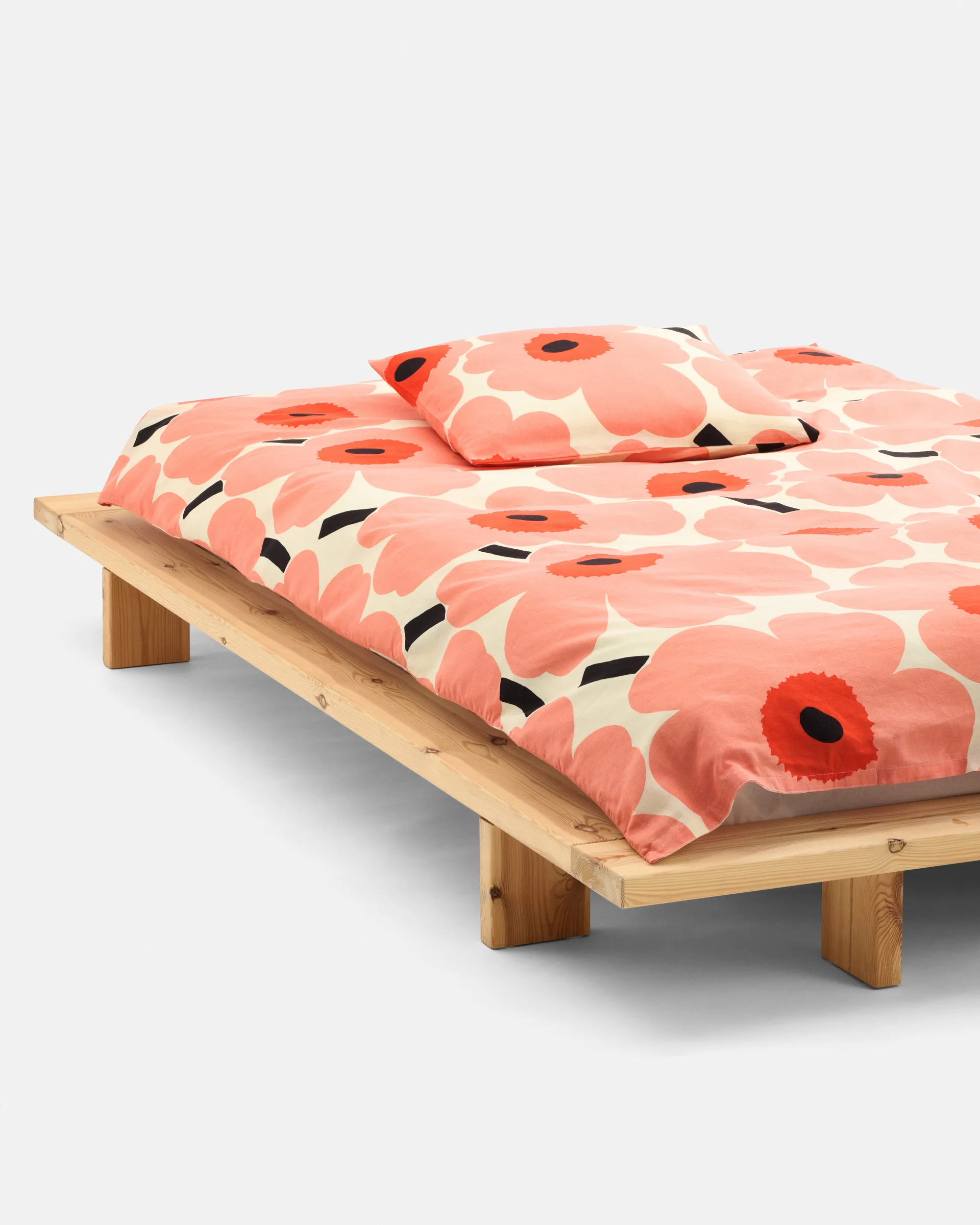 Unikko pillowcase 50x60 cm, Off white-coral-orange red-charcoal Marimekko