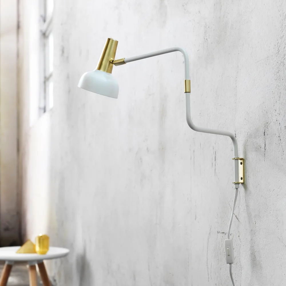 Ray table lamp, black, oak detail on screen Mater