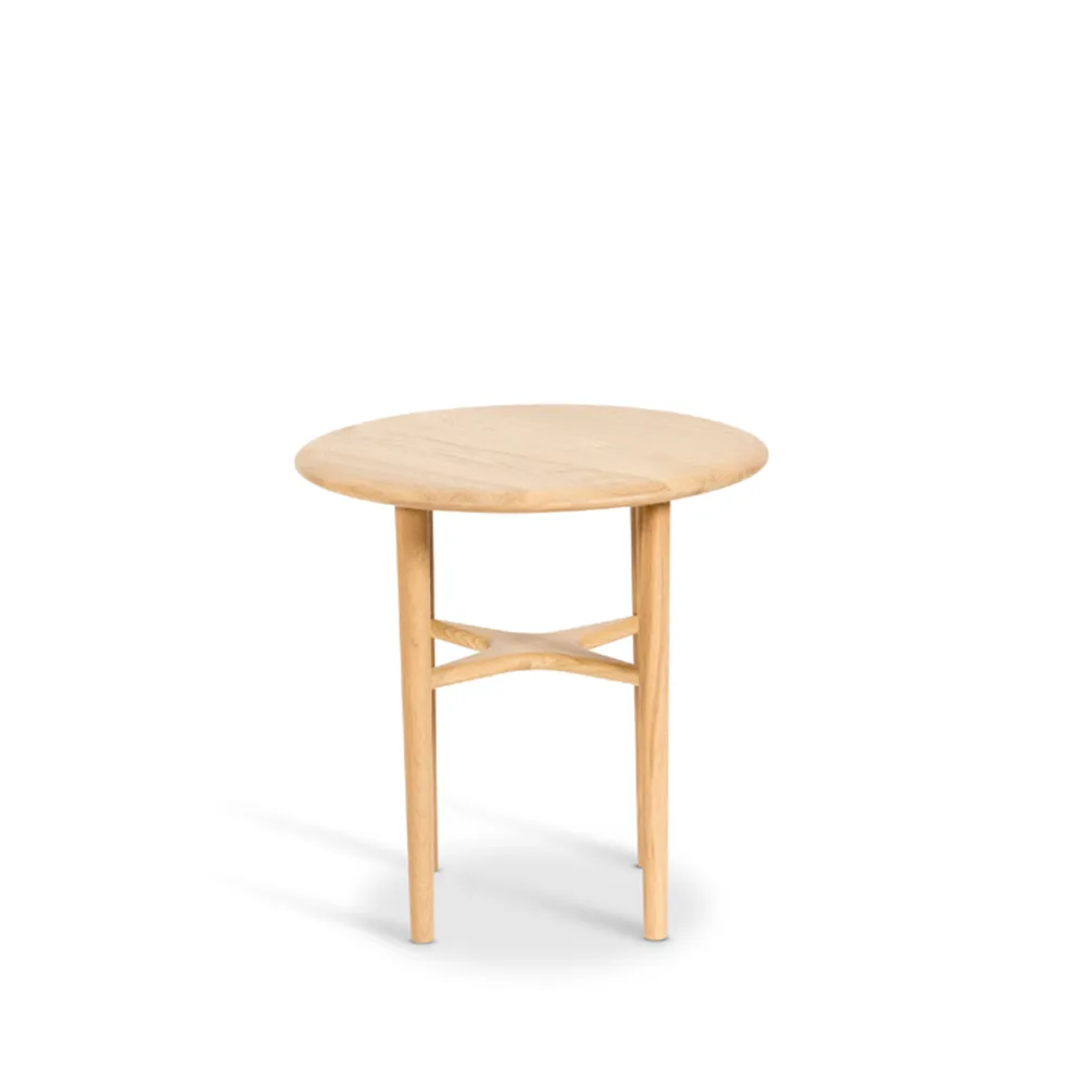 Crest side table, oak white pigmented clear lacquer Mavis