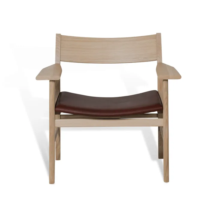 Siza lounge chair - White-pigmented matt lacquered oak – Mocca Tärnsjö leather - Mavis