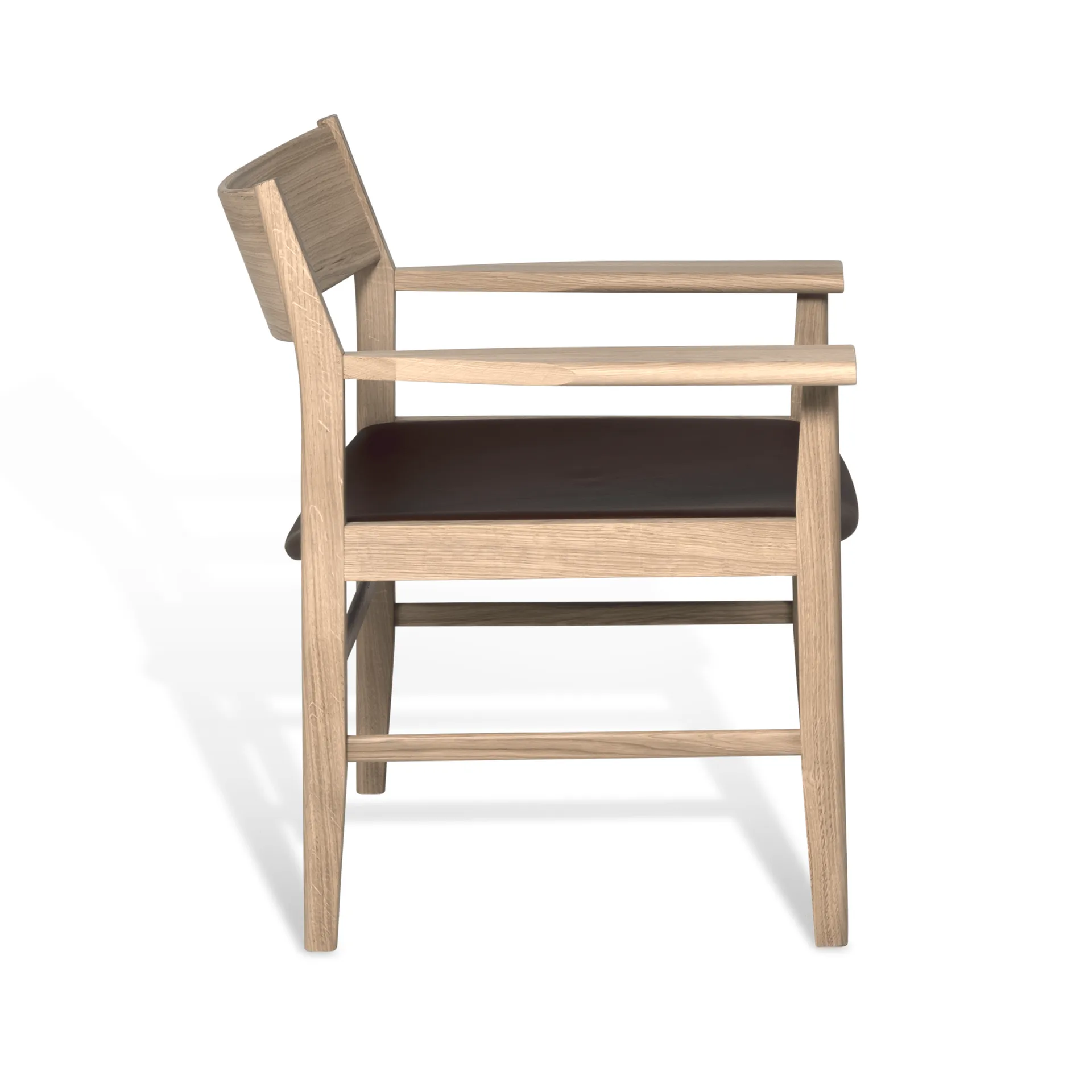 Siza lounge chair, White-pigmented matt lacquered oak – Mocca Tärnsjö leather Mavis