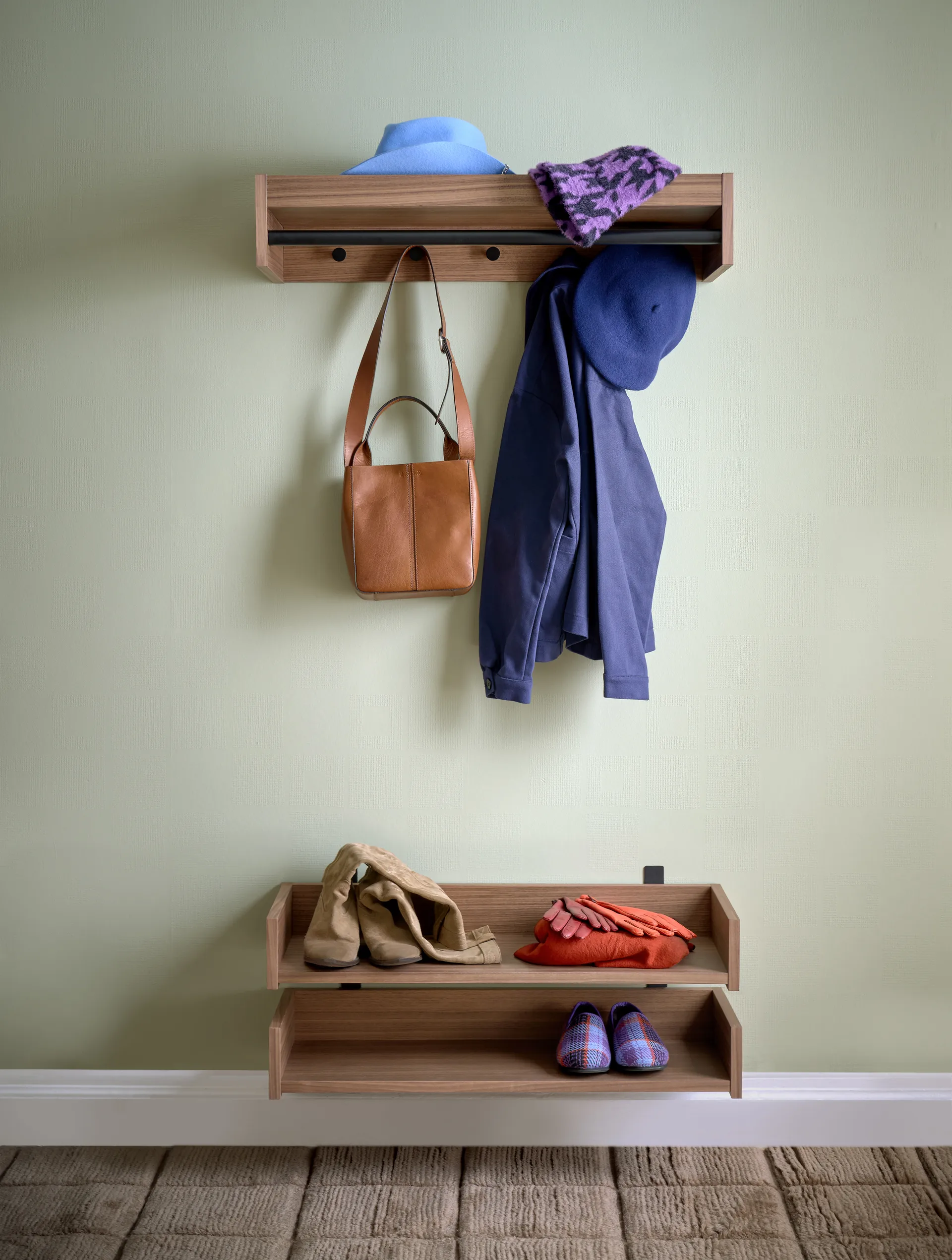 Gentle coat rack, Walnut, 78x15x32 cm Maze