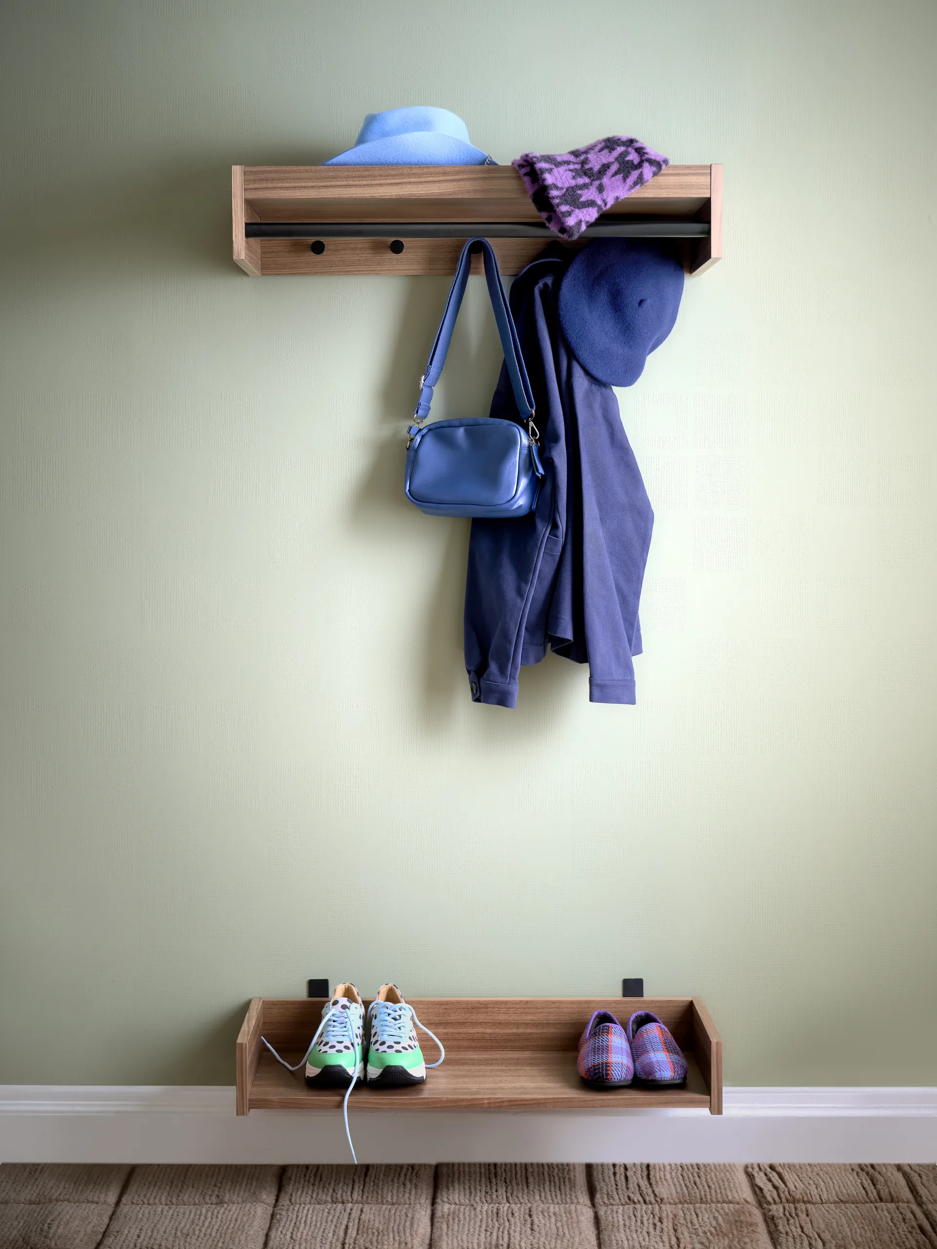 Gentle shoe rack, Walnut, 78x8x30 cm Maze