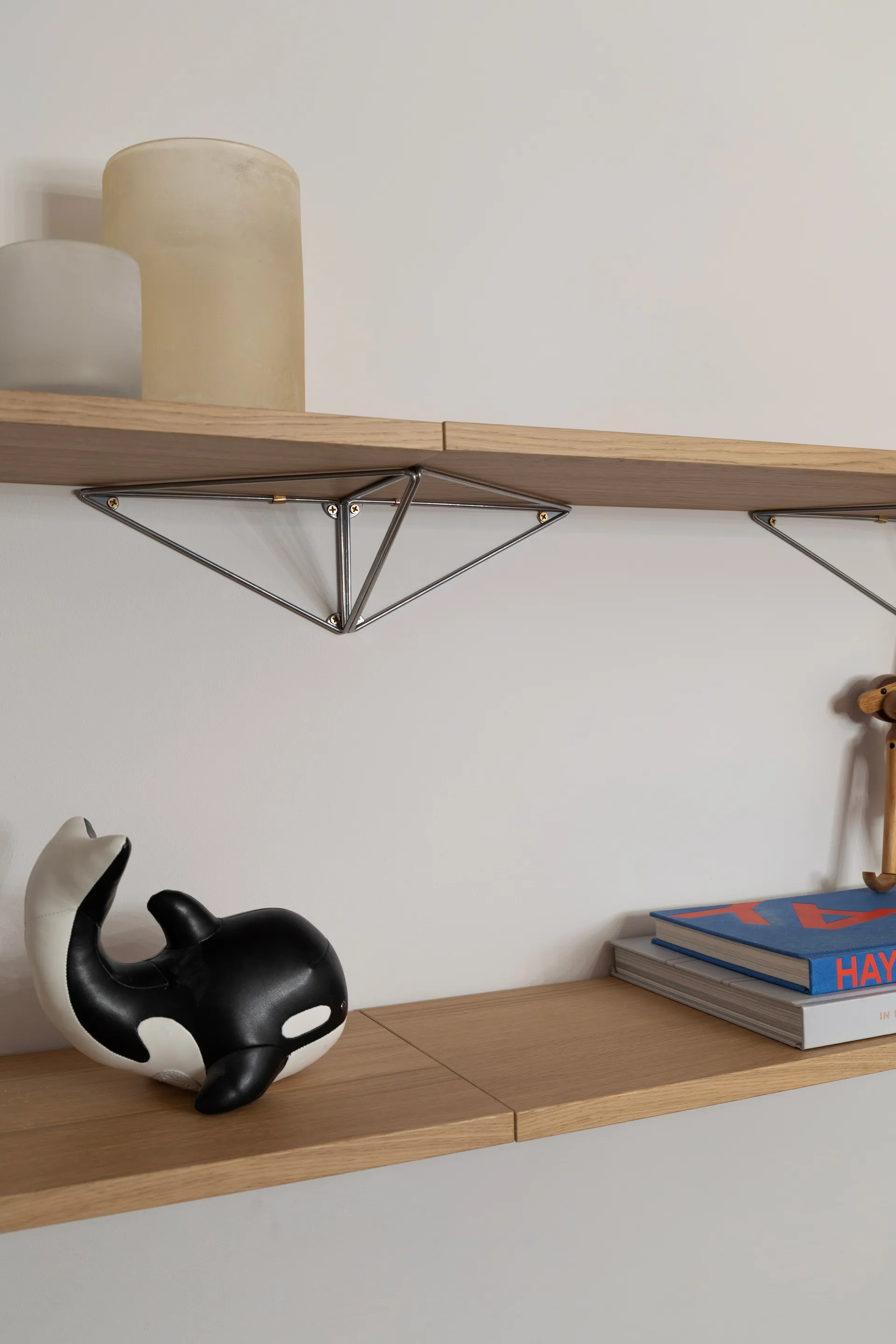 Pythagoras shelf, oak-chrome, 20x80 cm Maze