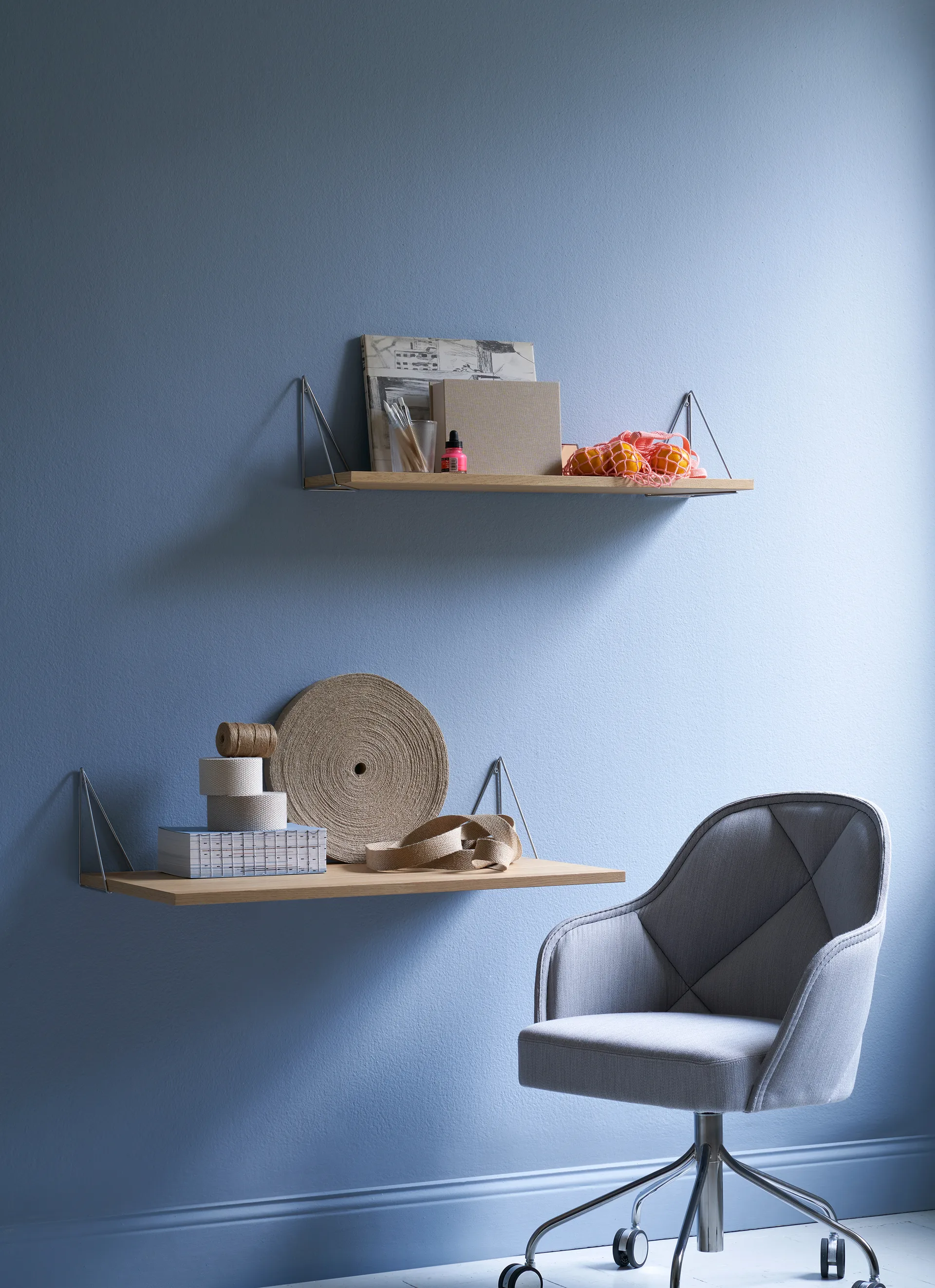 Pythagoras shelf, oak-chrome, 20x80 cm Maze