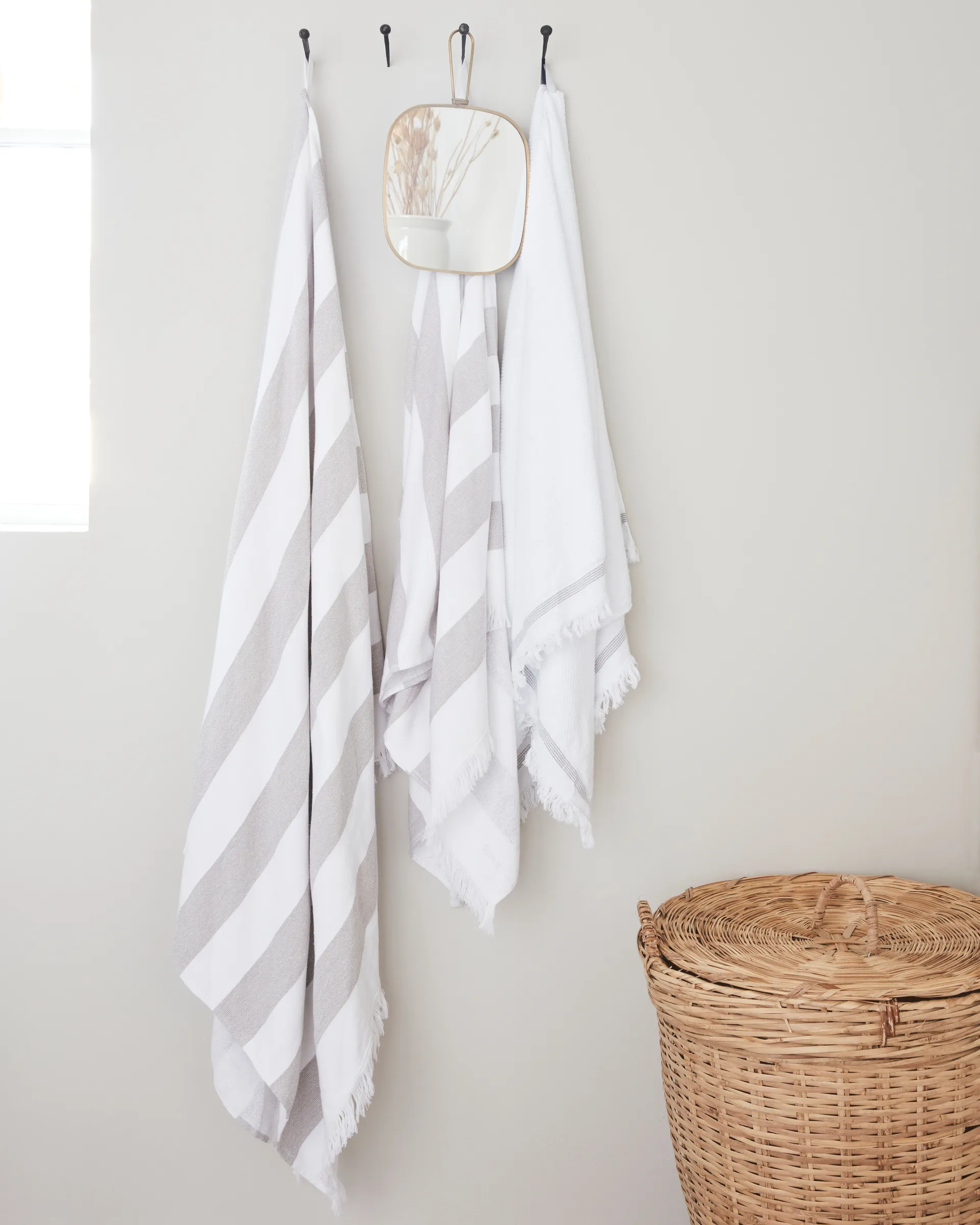 Meraki towel white with grey streck, 100x180 cm Meraki