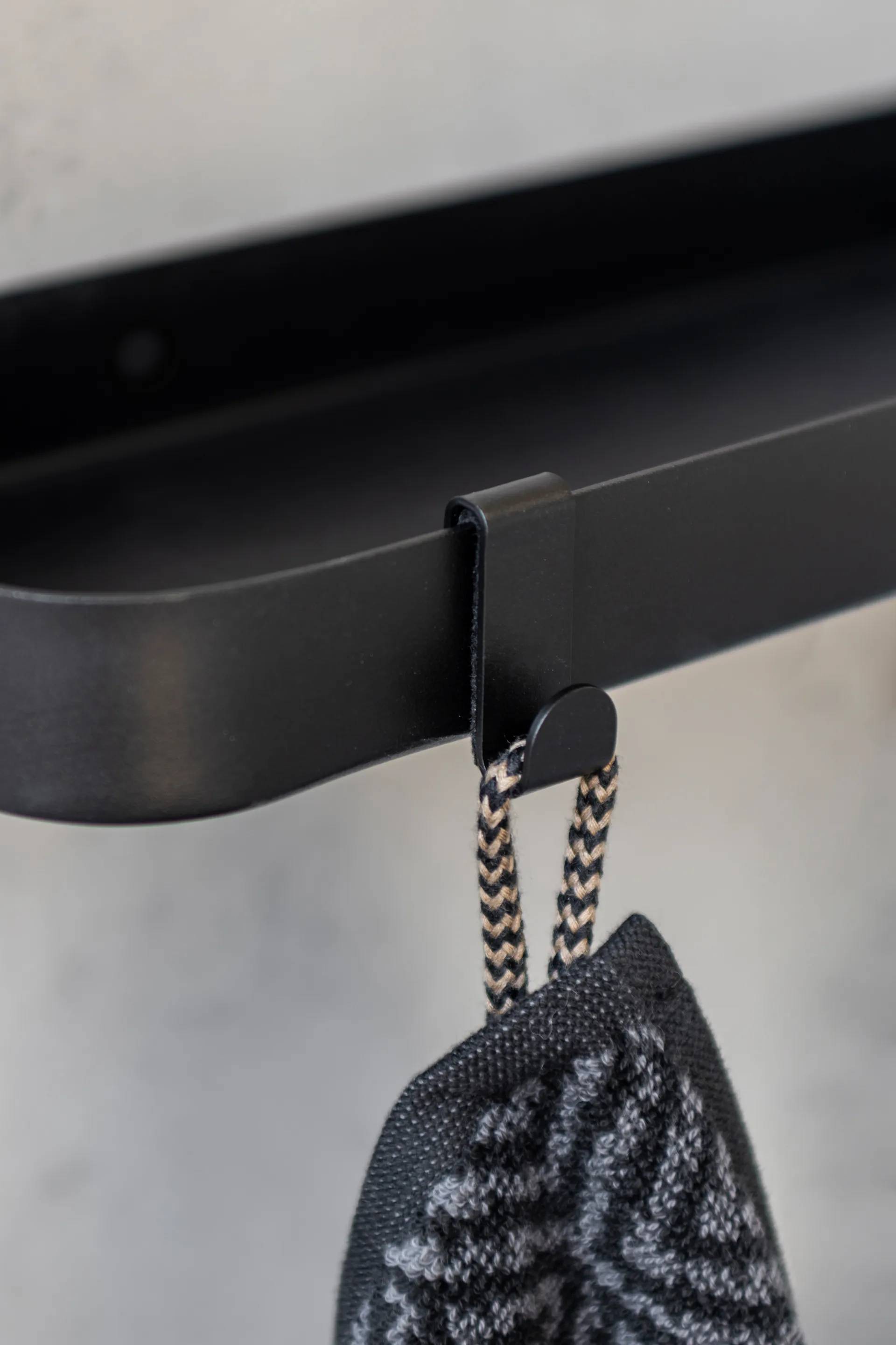 Carry hooks 6 pack, Black Mette Ditmer