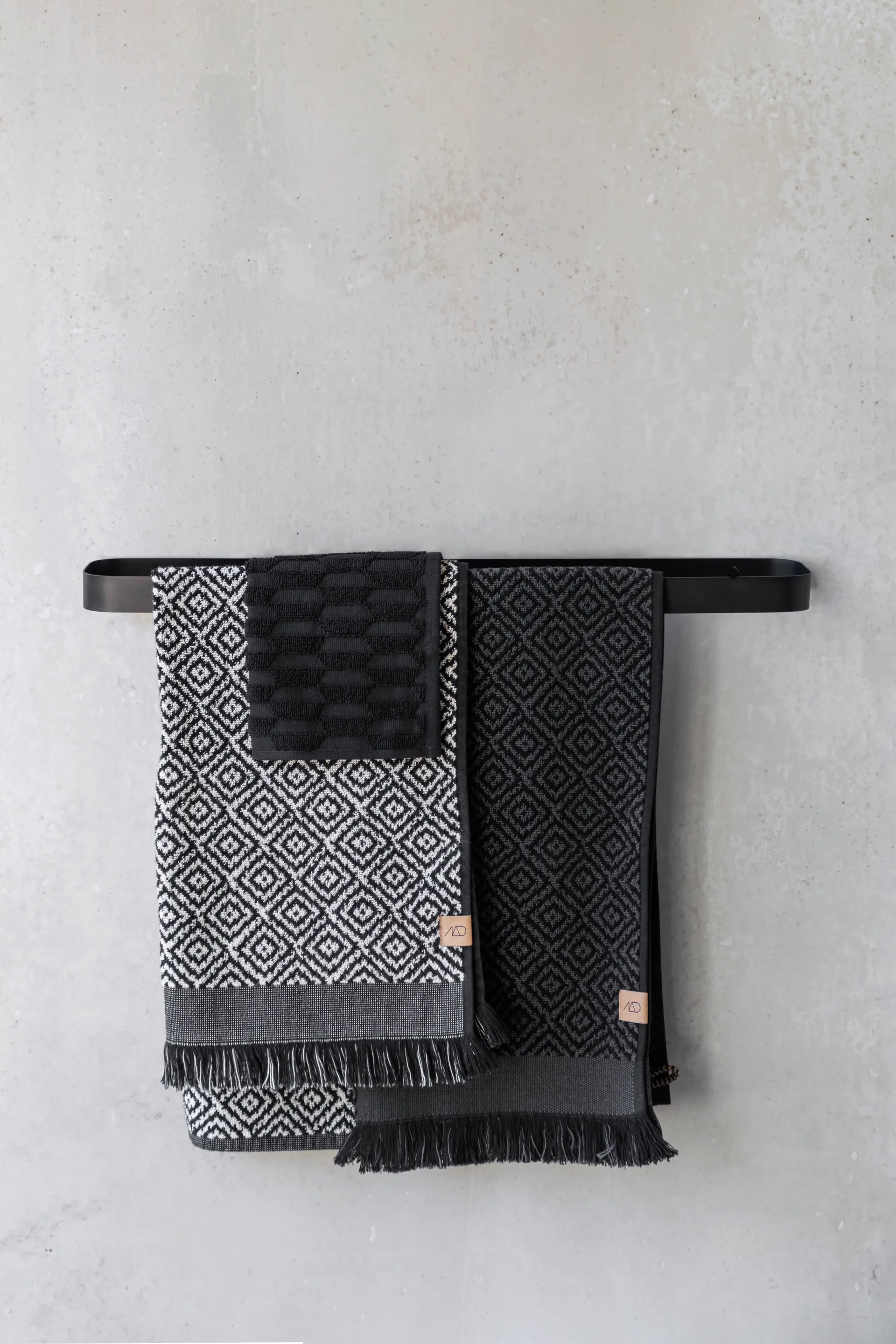 Carry towel hanger 52 cm, Black Mette Ditmer