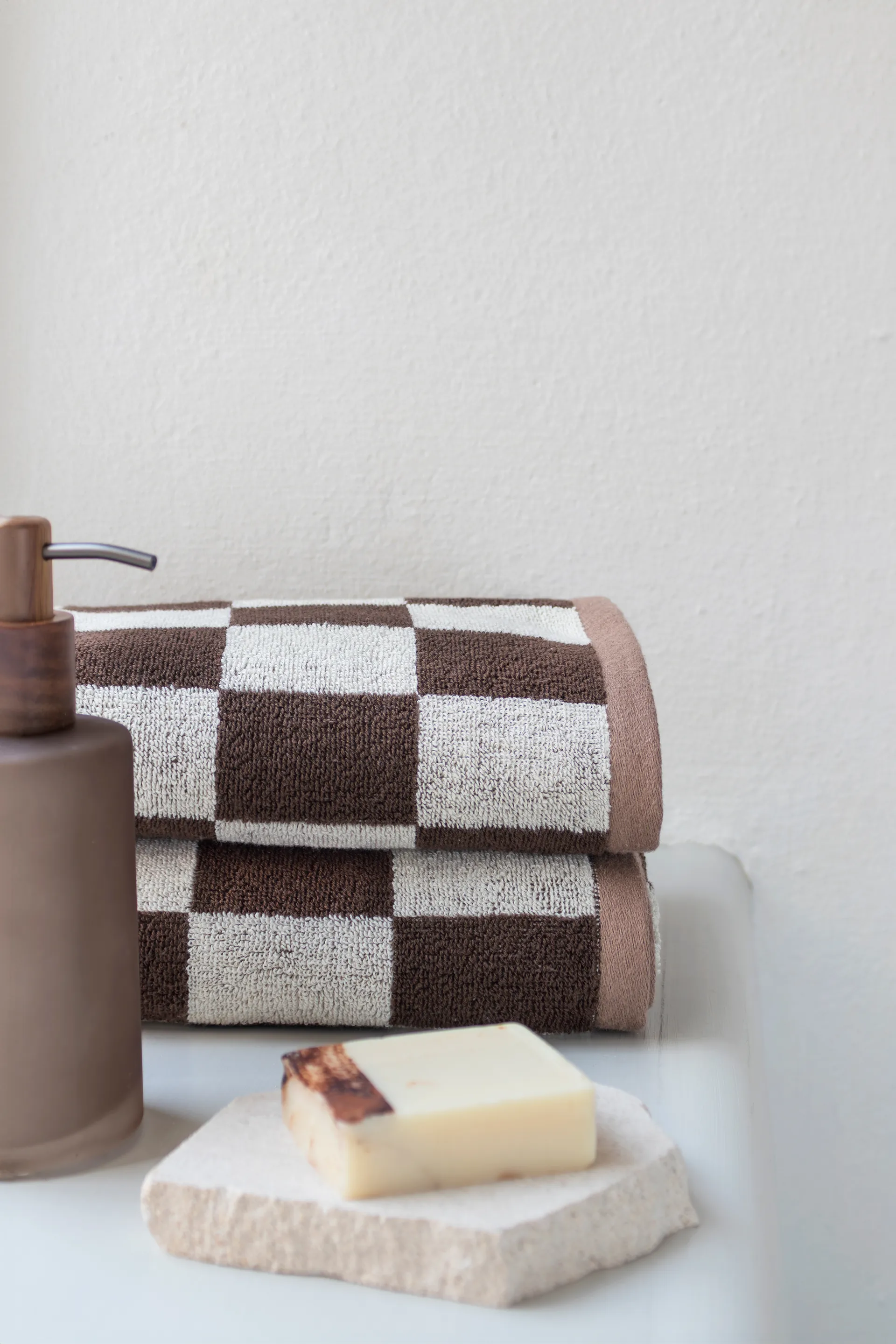 Retro towel, Chocolate, 50x90 cm Mette Ditmer