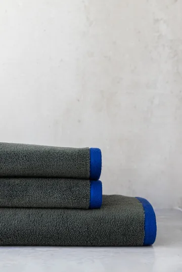 Soft bath towel 70x133 cm - Dark olive-light blue - Mette Ditmer