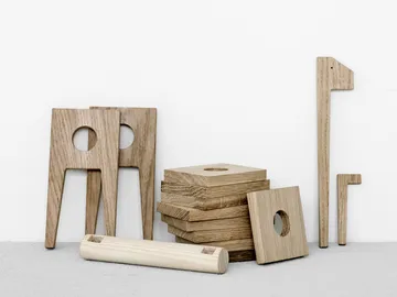 Polygrif oak sculpture 21x32 cm - Wood. black - MOEBE