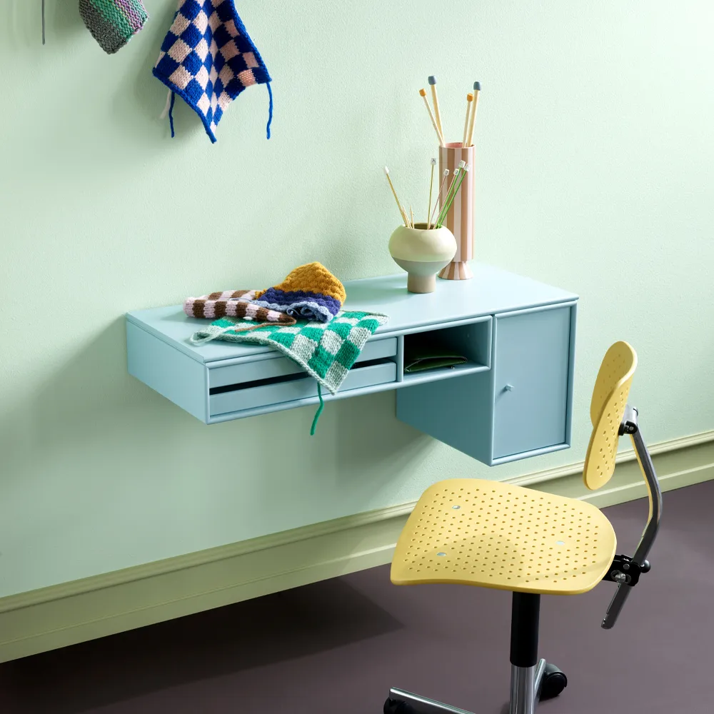 Bureau desk, Flint 148 Montana