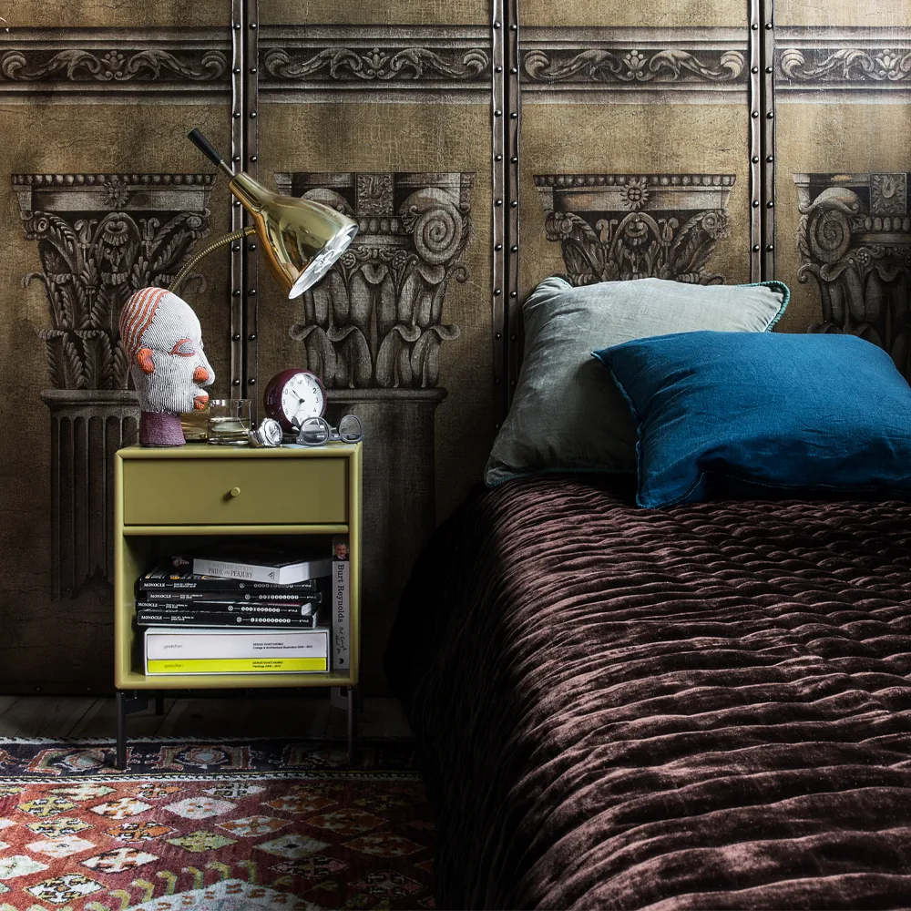 Dream bedside table, Balsamic 160, base 3cm Montana