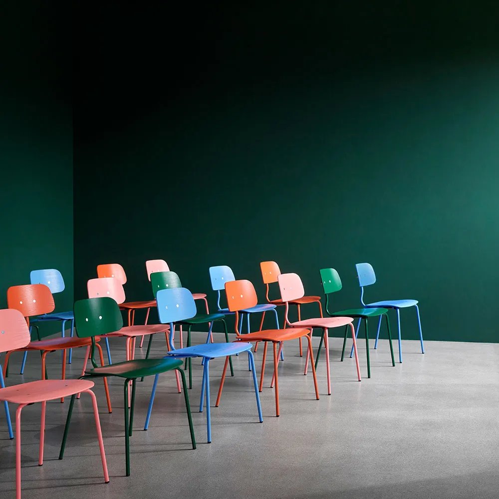 Kevi 2060 chair, Shadow 147 laquered stand-stained ash Montana