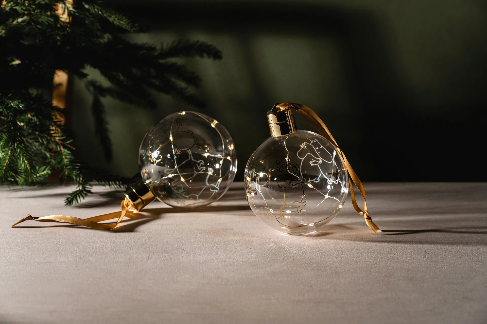Moomin 80 Christmas bauble with LED light Ø11 cm, Clear Muurla