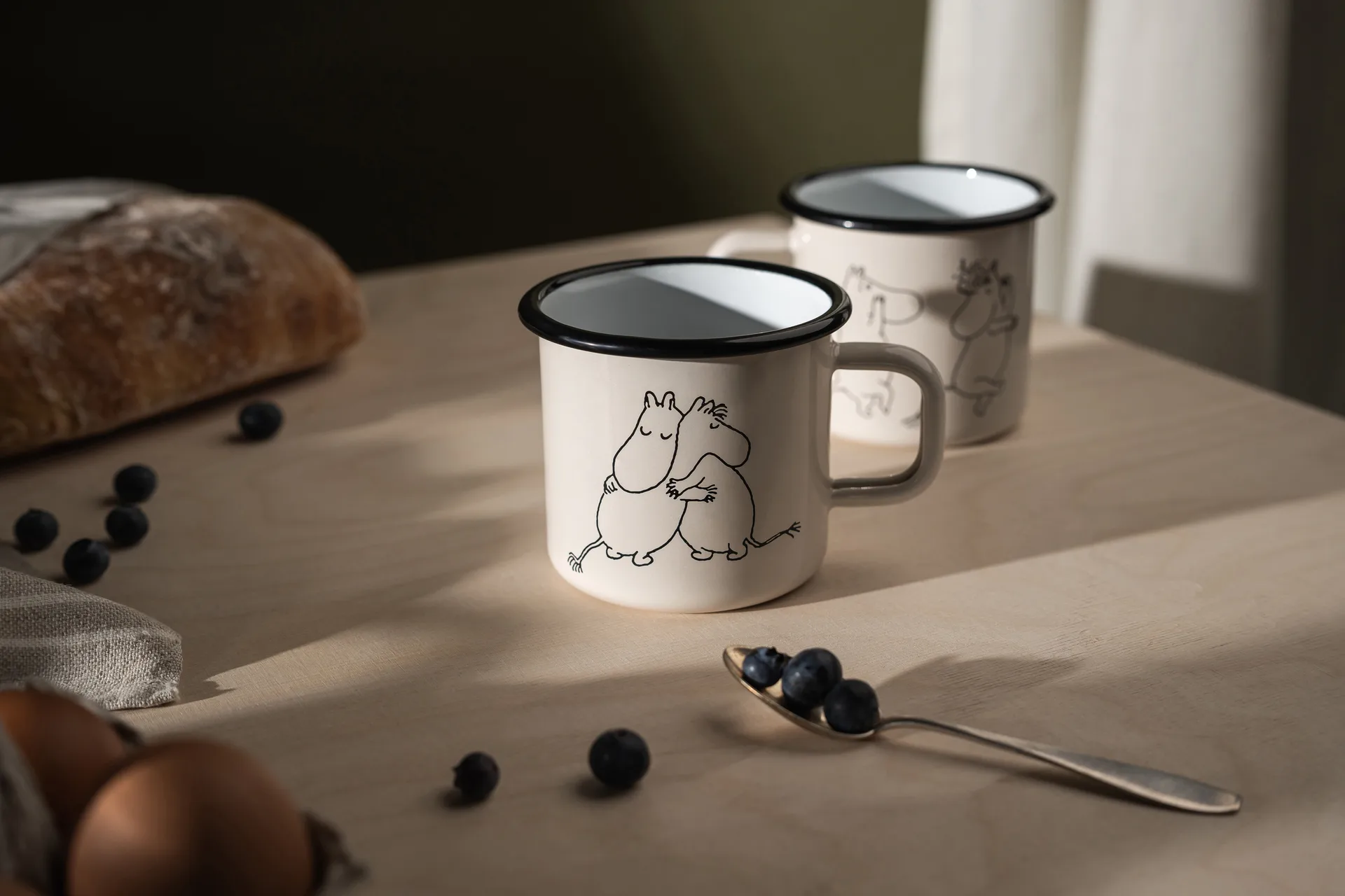 Moomin 80 enamel mug 37 cl, White Muurla
