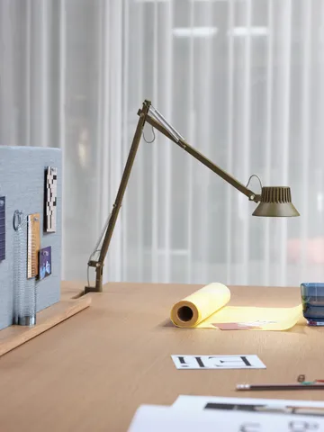 Dedicate L2 table lamp with clamp - Brown Green - Muuto