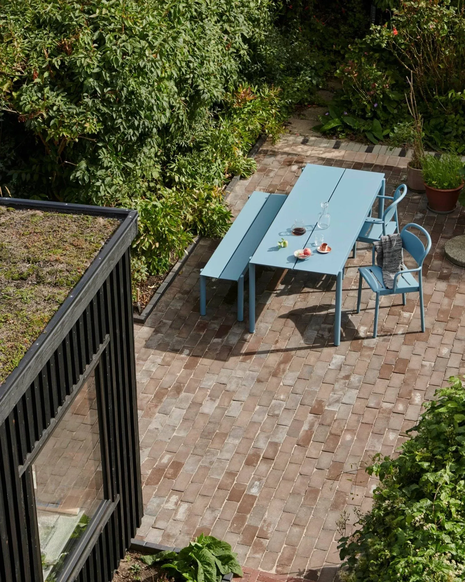 Linear steel armchair, Grey (RAL 7044) Muuto