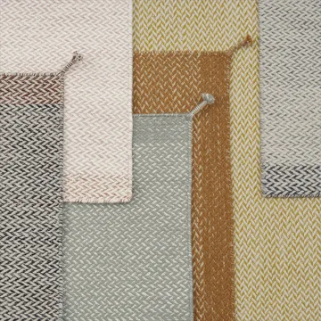 Ply wool rug 170x240 cm - Light Rose - Muuto
