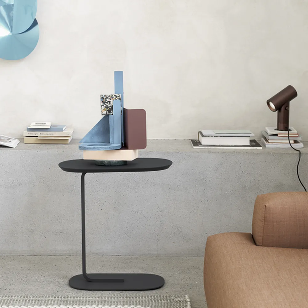 Relate Side table H: 73.5 cm, Smoked oak-Black Muuto