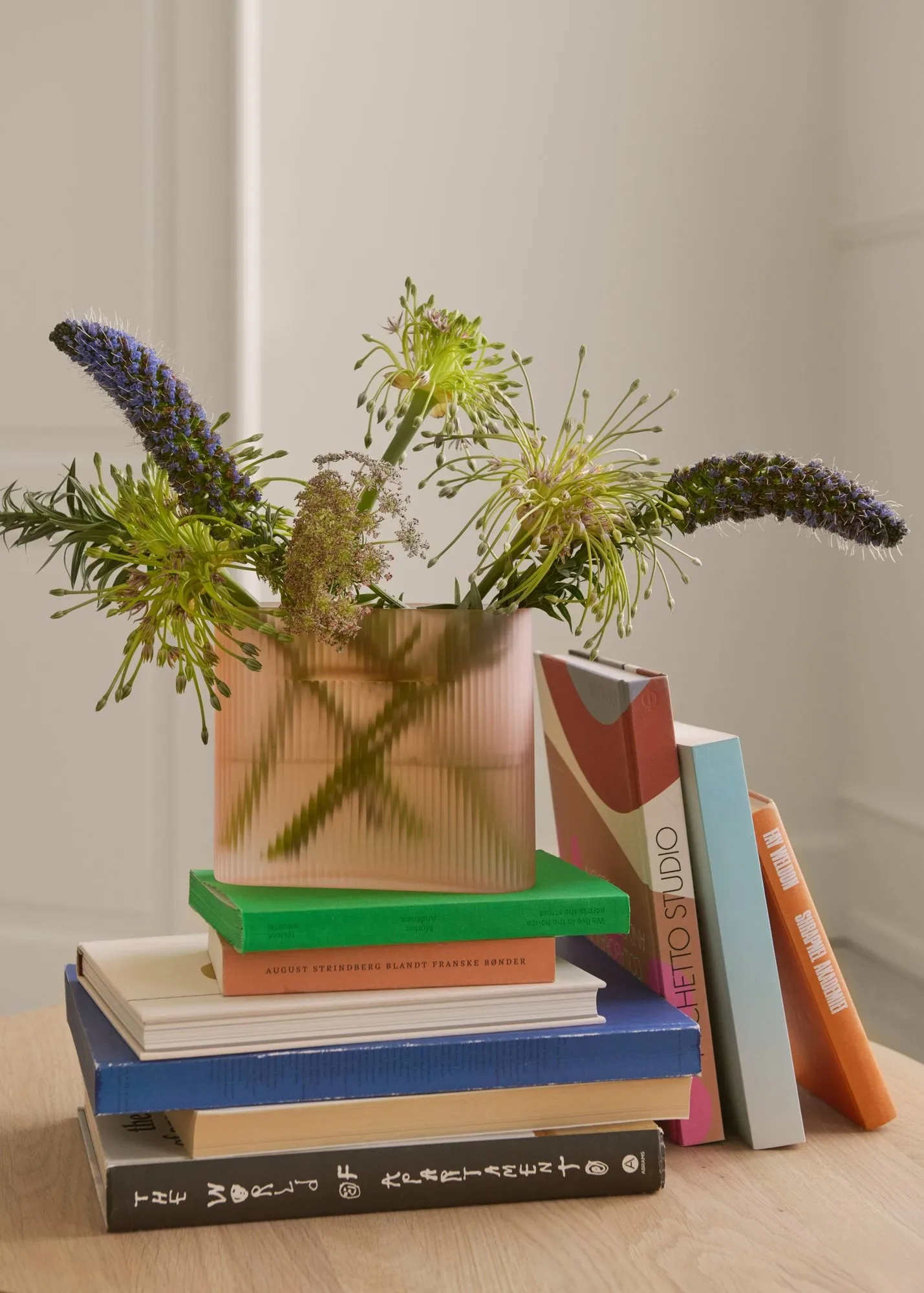 Ridge vase frosted glass 16,5 cm, Light orange Muuto