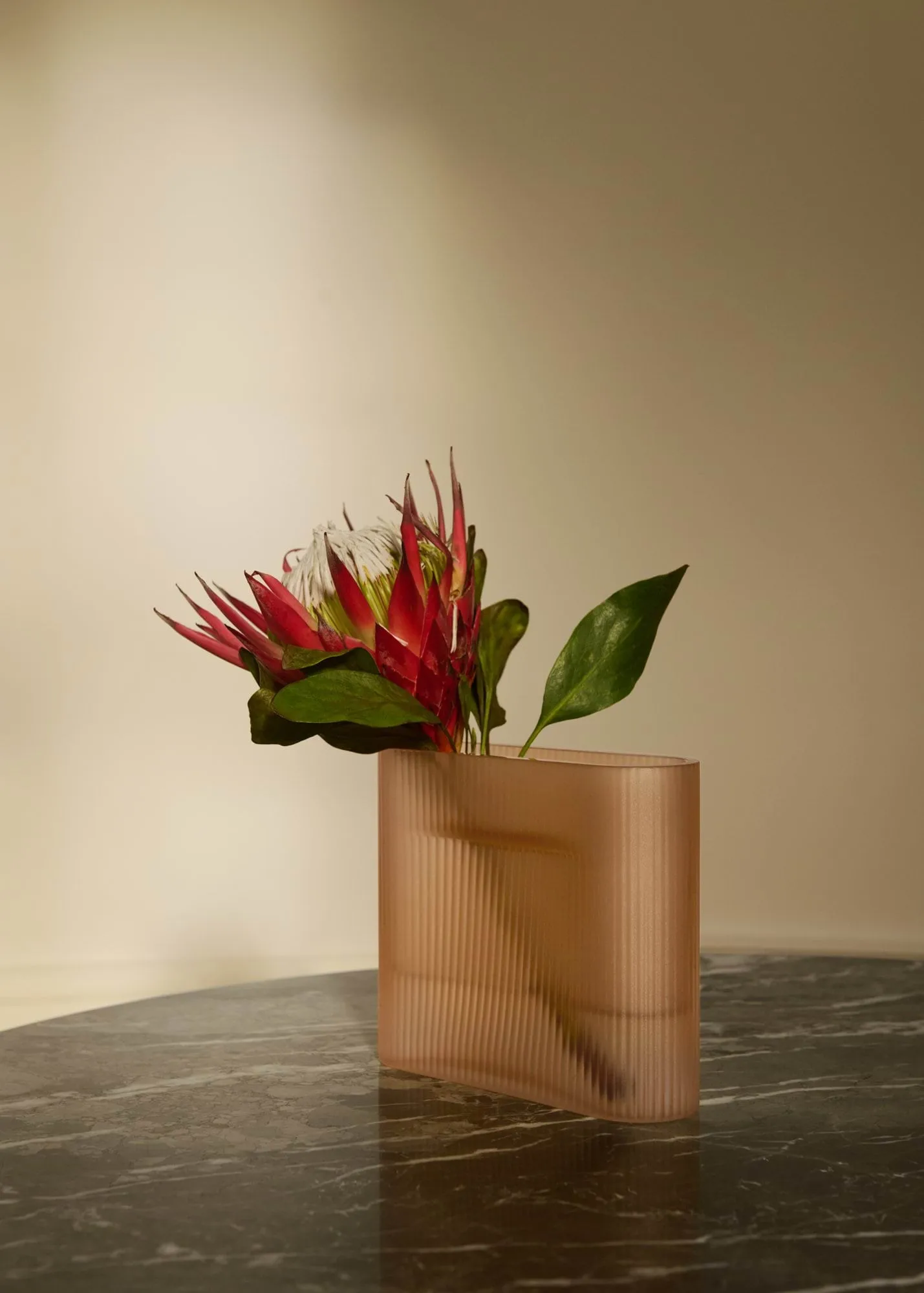 Ridge vase frosted glass 16,5 cm, Light orange Muuto