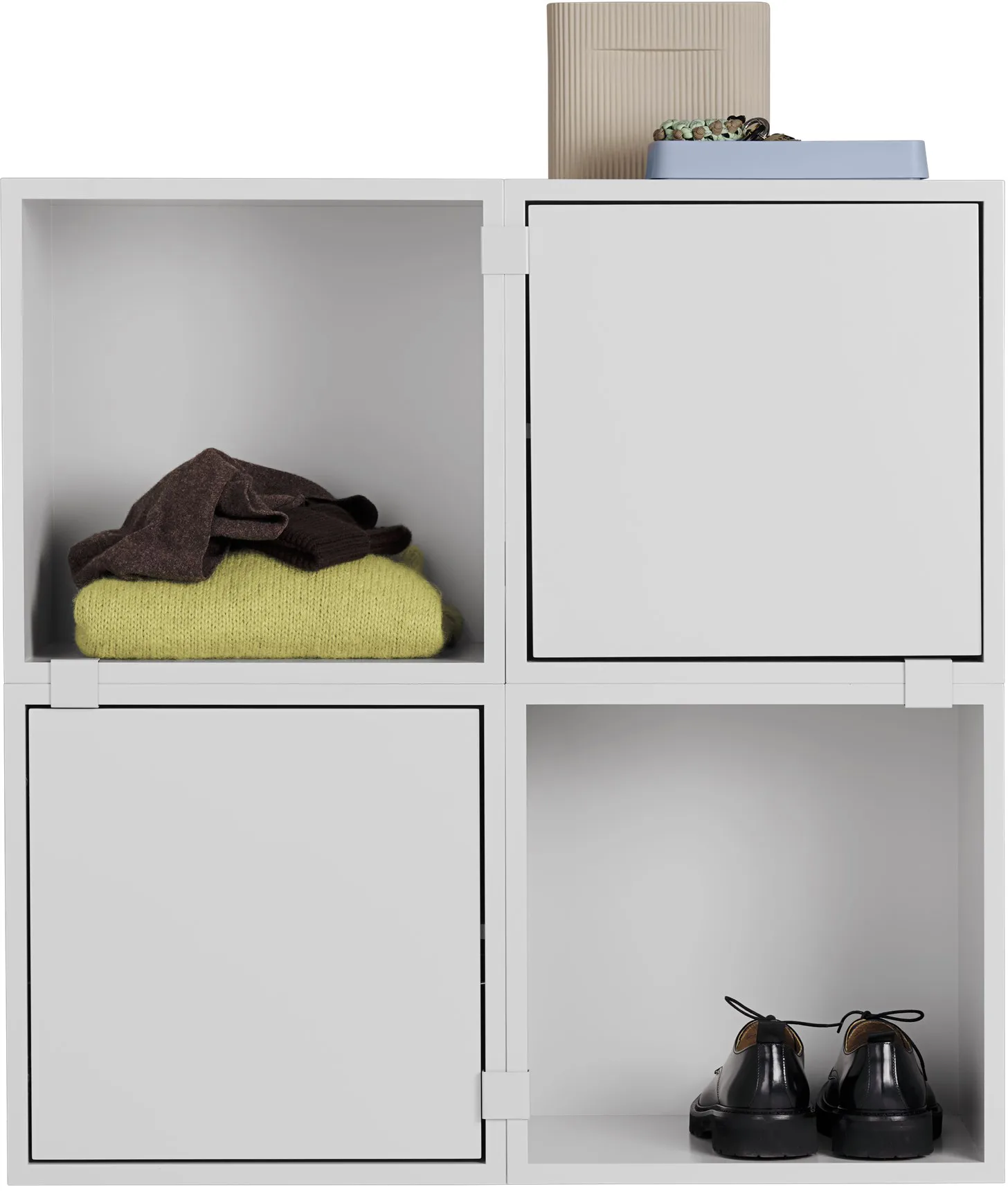 Stacked storage system hallway configuration 4, Brown green Muuto