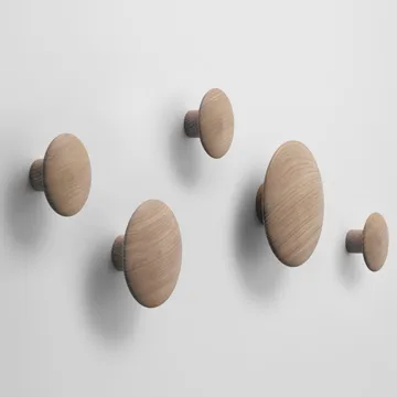The Dots clothes hook oak - Ø17 cm - Muuto