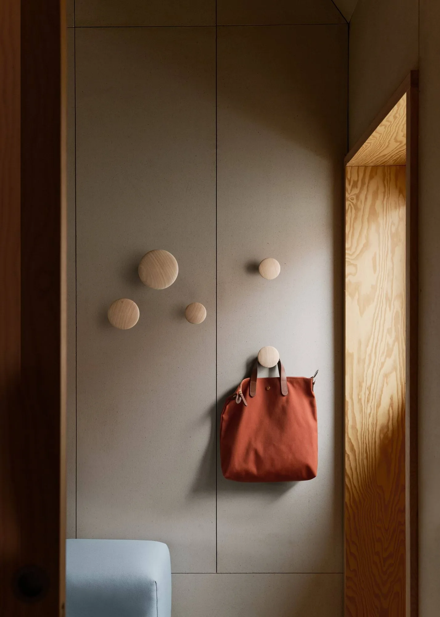 The Dots coat hooks, 5-pack, Oak Muuto