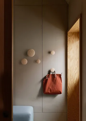 The Dots coat hooks, 5-pack - Oak - Muuto