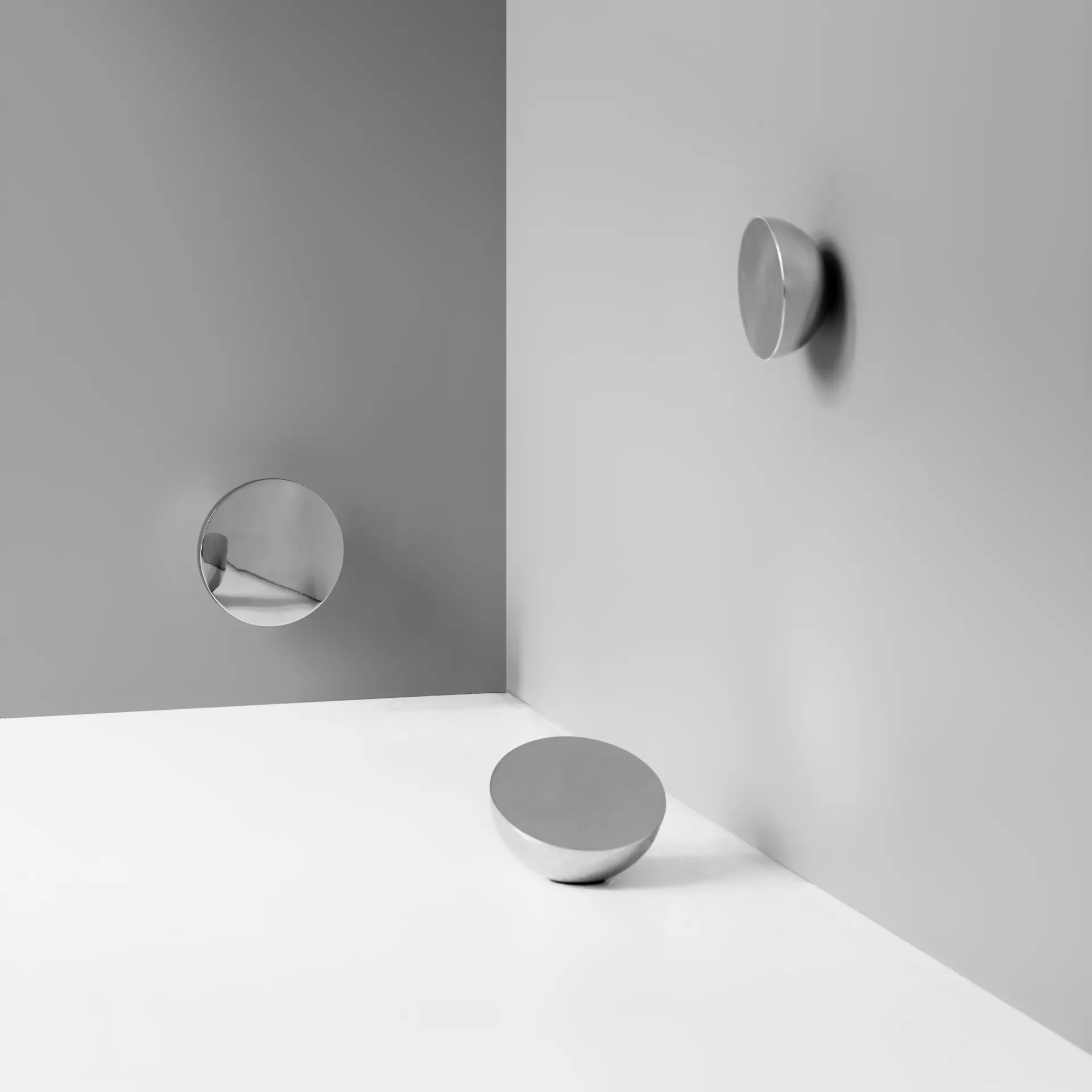 Aura wall mirror small, Stainless steel New Works