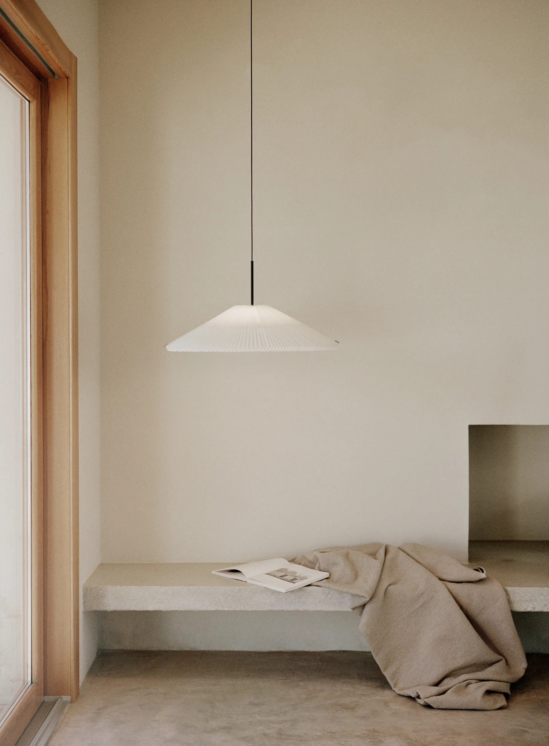 Nebra Small pendant Ø40-70 cm, White New Works