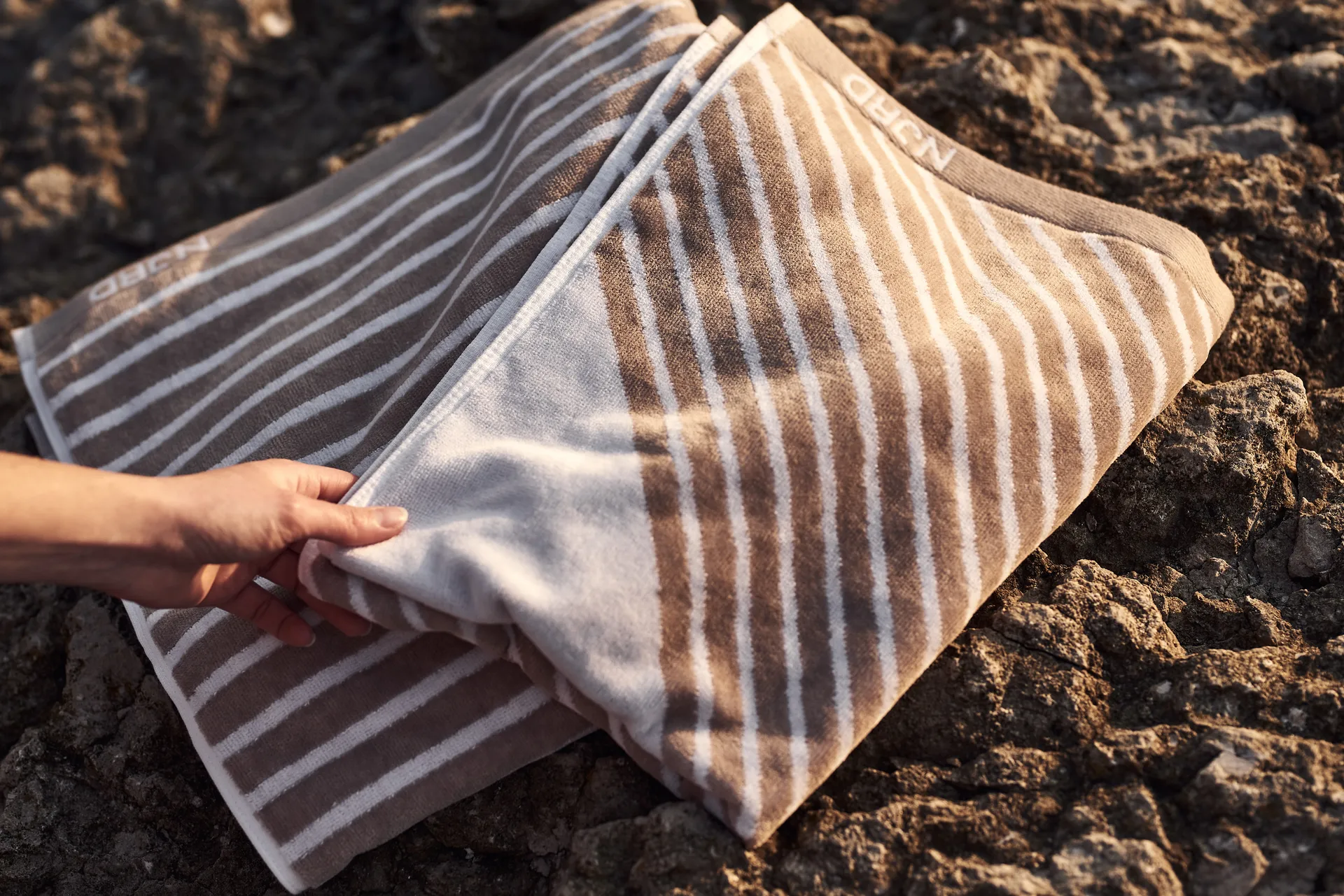 Stripes bath towel 70x140 cm, Beige NJRD