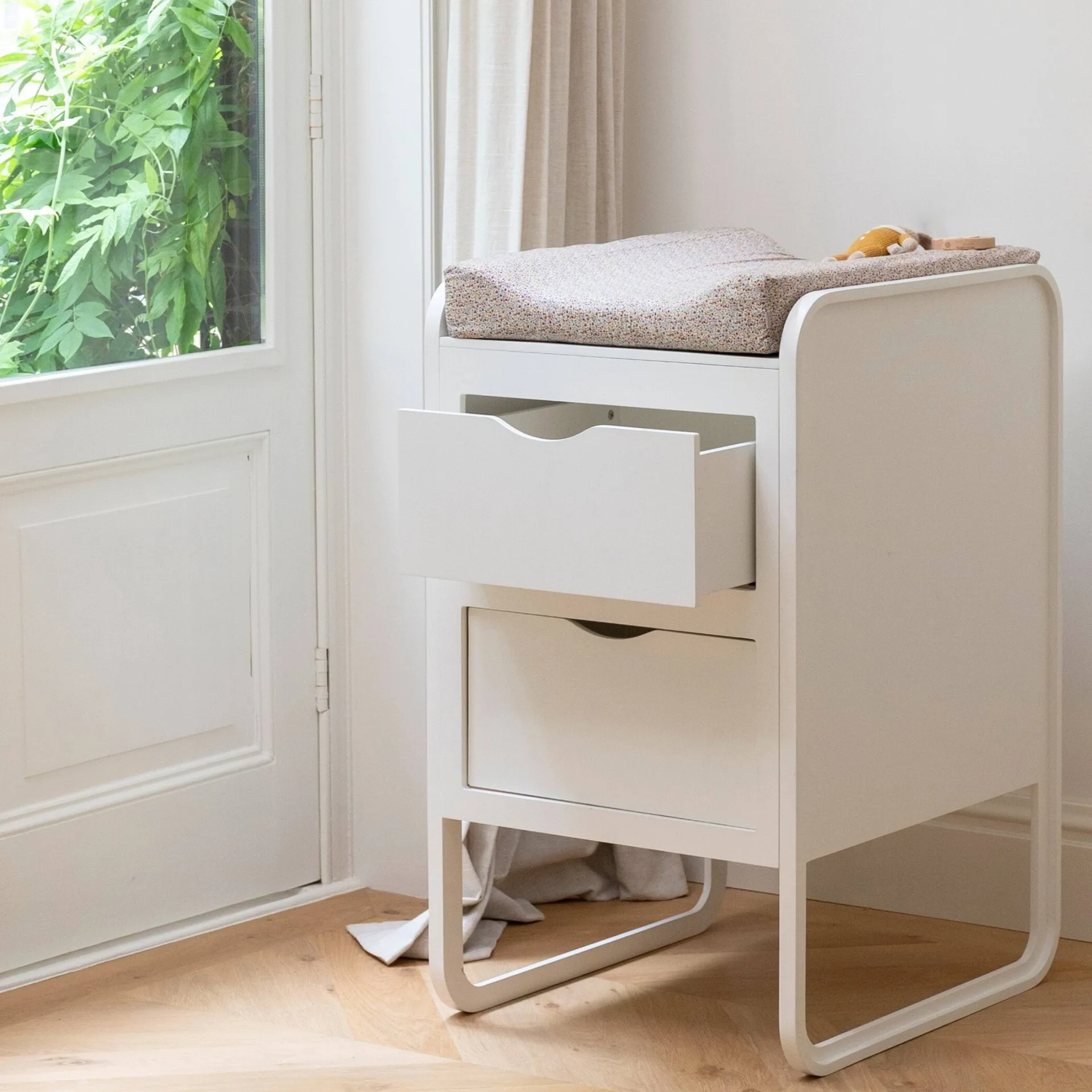 Form changing table 65.4x56x95 cm, White Nofred