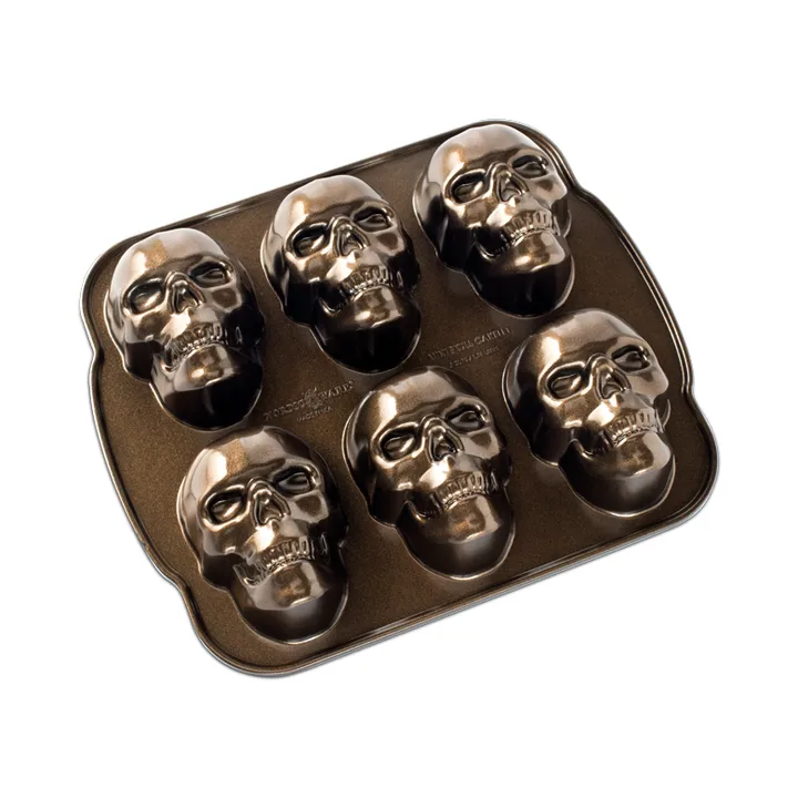 Skull-shaped Cake Mold 30x25 cm - Brown - Nordic Ware