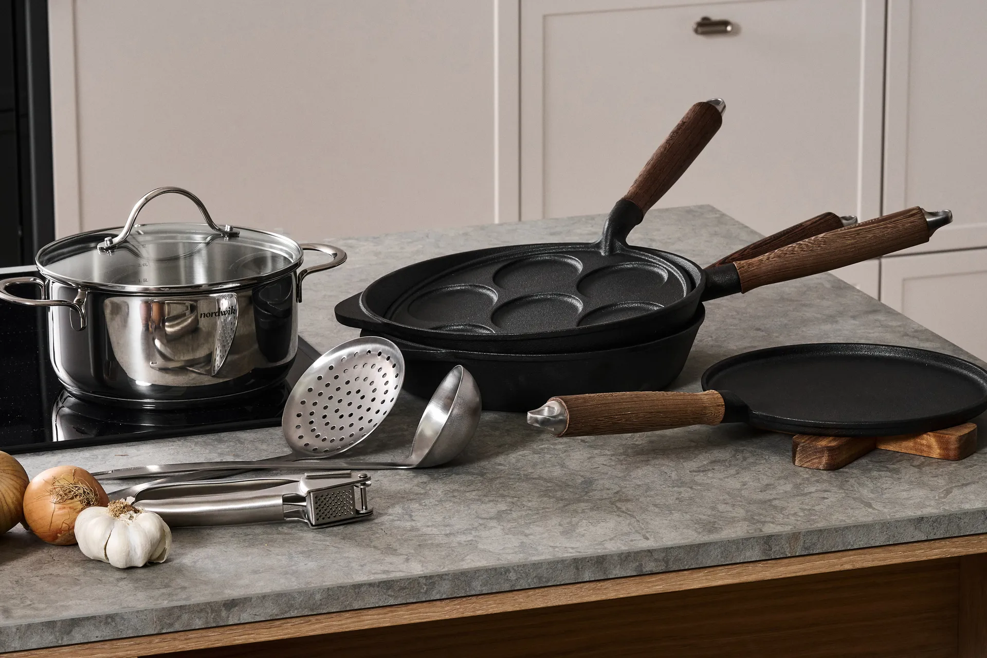 Nordwik casserole with glass lid 2.5 liter, Stainless steel Nordwik