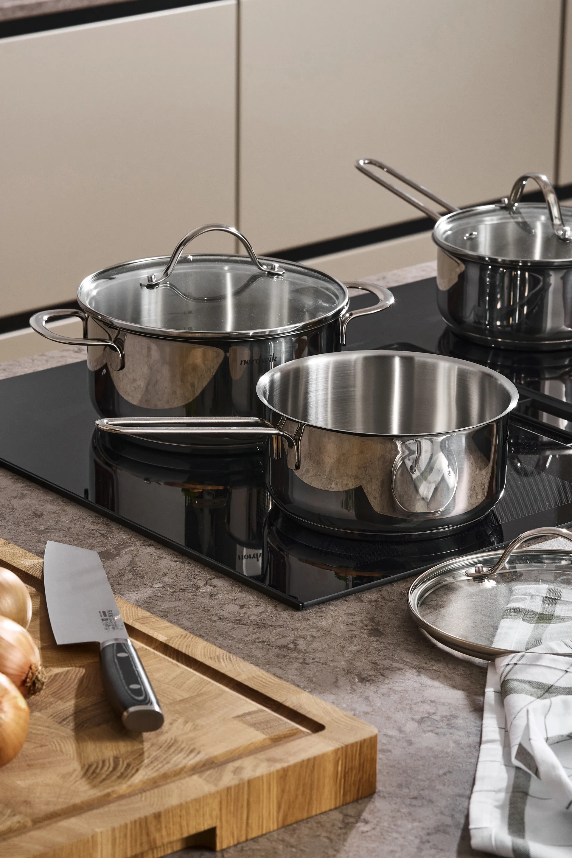 Nordwik casserole with glass lid 2.5 liter, Stainless steel Nordwik