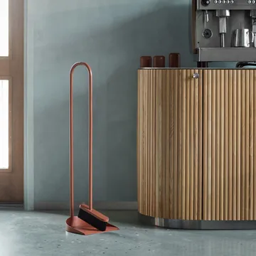 Cane broom and dustpan - rust - Northern