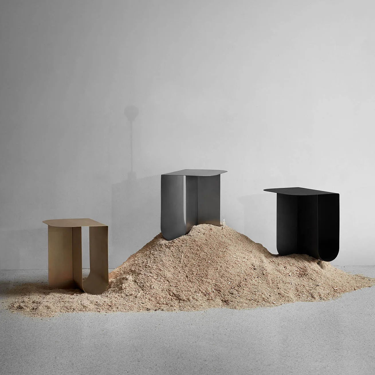 Mass side table, Black Northern